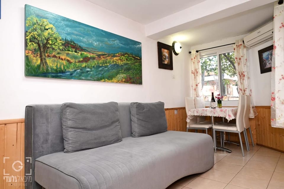Living room, Photo of the whole room, Seating area, Dining area