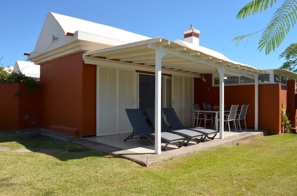 Facade/entrance, Garden, Balcony/Terrace, On site, Garden view