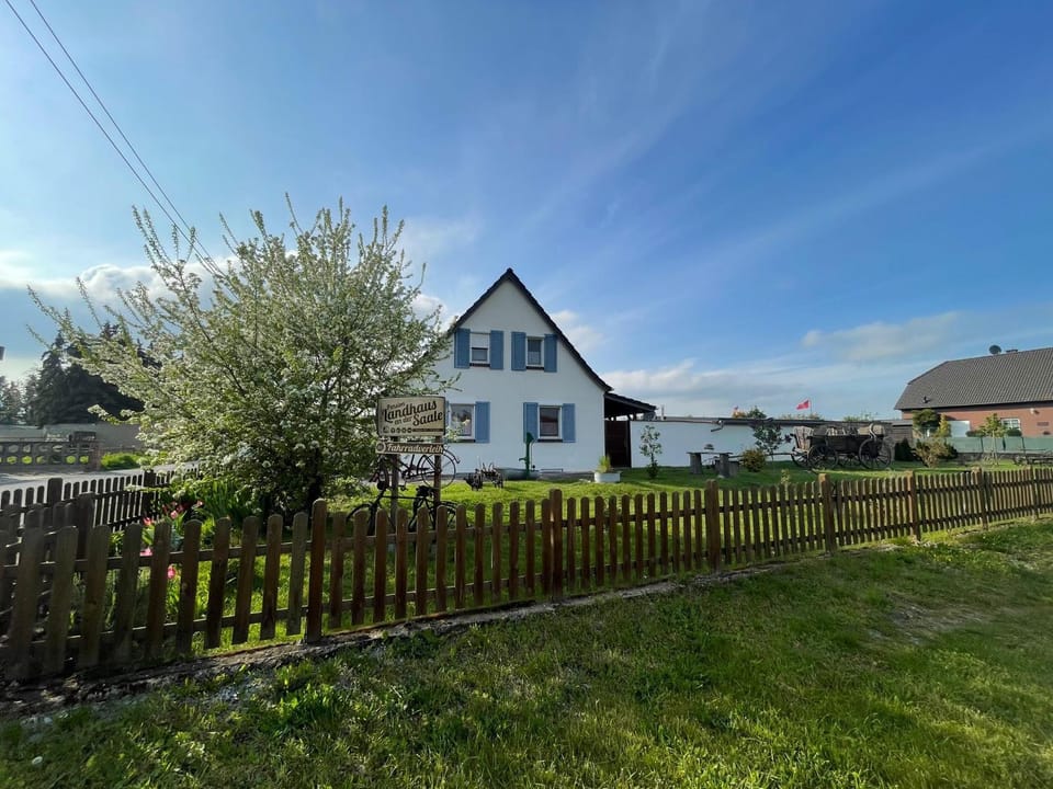Pension Landhaus an der Saale Bed and Breakfast in Saxony-Anhalt, Germany