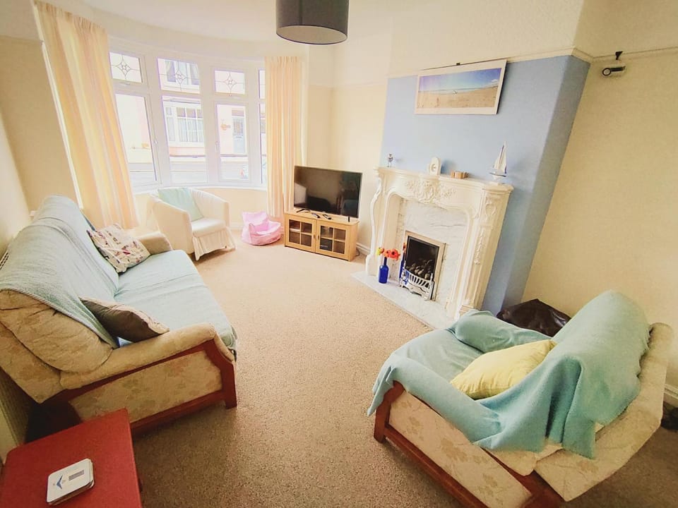 TV and multimedia, Living room, Lounge or bar