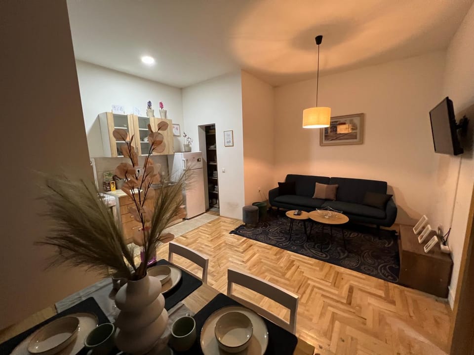 Living room, Dining area, kitchen