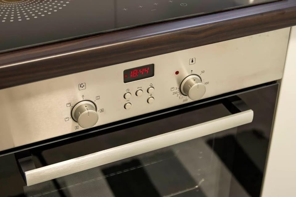 Kitchen or kitchenette, pet friendly, stove