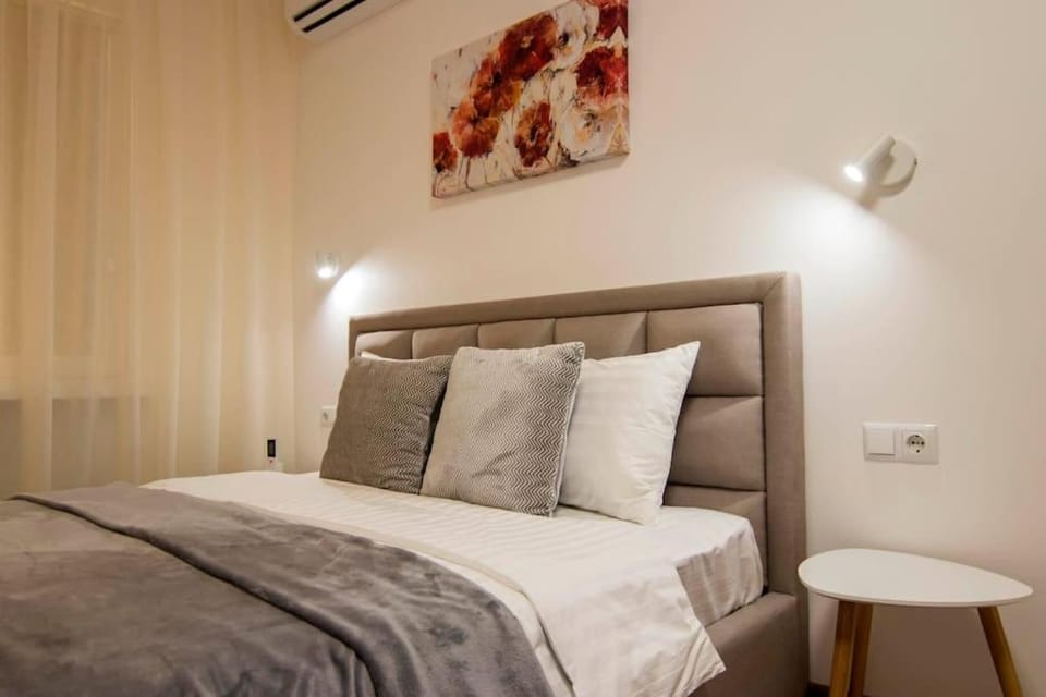 Bed, Bedroom, air conditioner