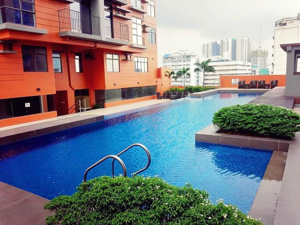 2 BR Portovita Tower 12-A Apartment in Pasig