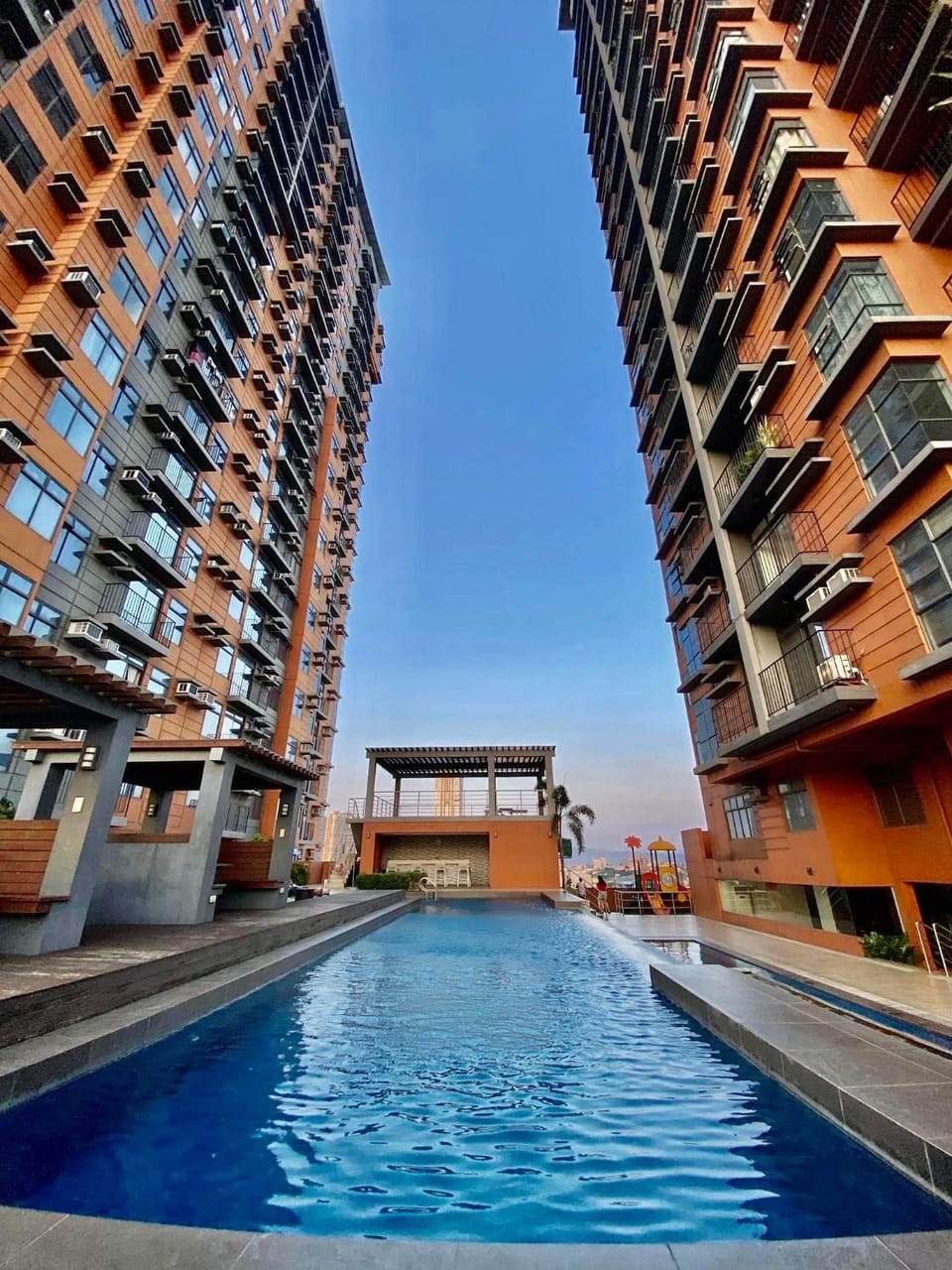 2 BR Portovita Tower 12-A Apartment in Pasig