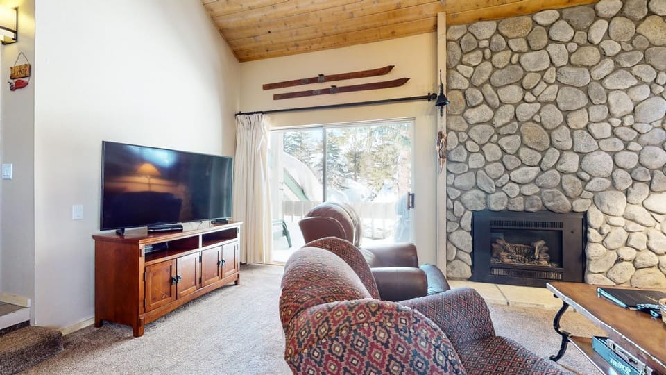 Snowcreek 622 Condo Apartment in Mammoth Lakes