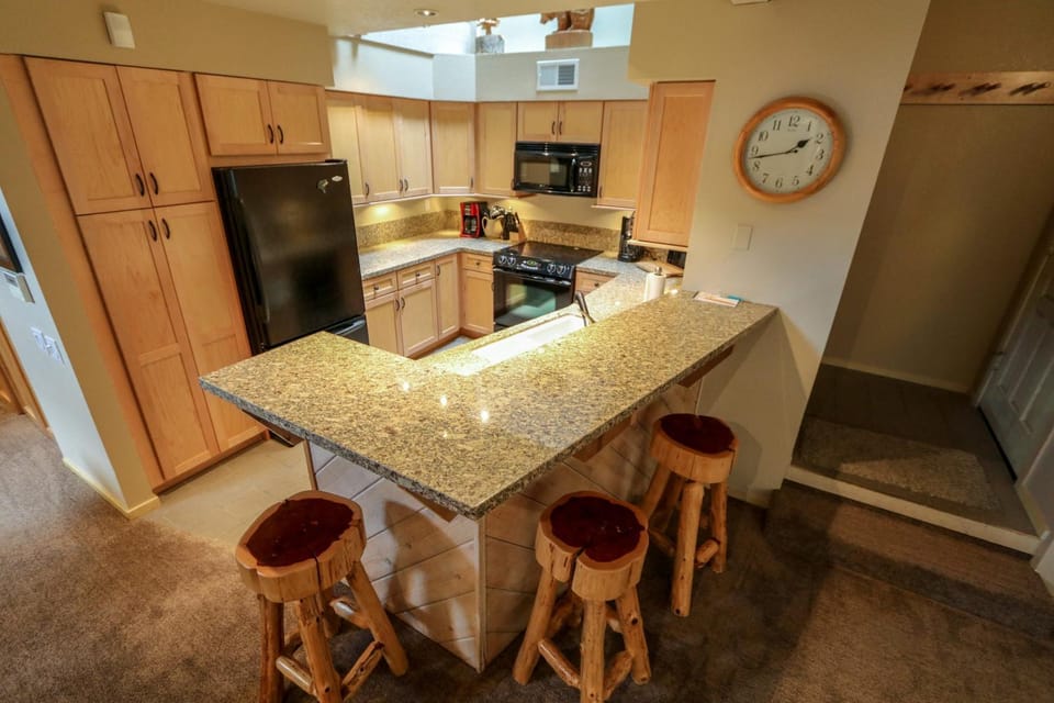 Snowcreek 622 Condo Apartment in Mammoth Lakes