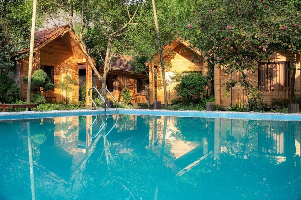 Property building, Spring, Day, Natural landscape, Garden, Balcony/Terrace, Garden view, Pool view, Swimming pool
