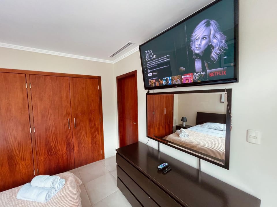 Gallery Suite en Riverfront Puerto Santa Ana Apartment in Guayaquil