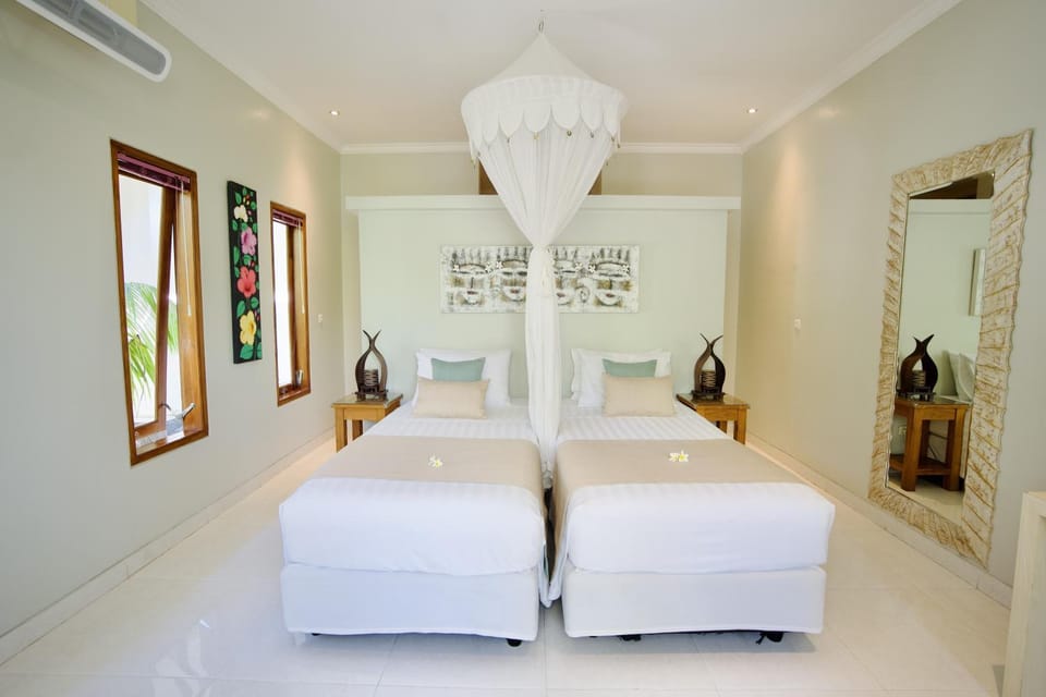 Bed, Photo of the whole room, Bedroom, air conditioner