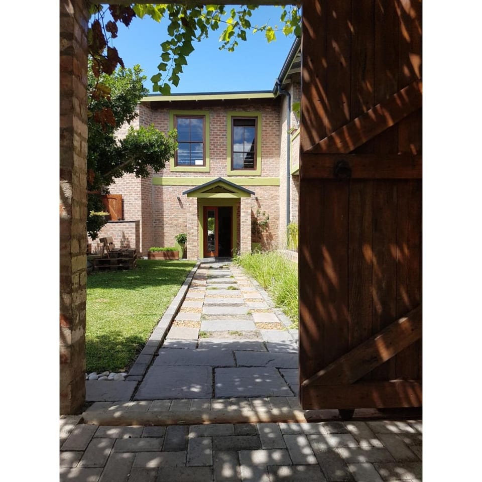 Facade/entrance, Garden
