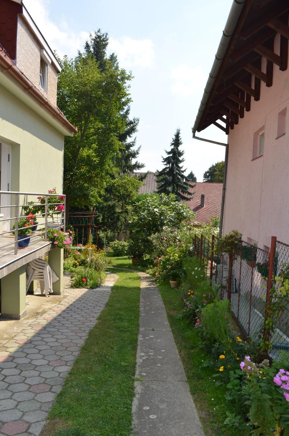 Garden, Parking