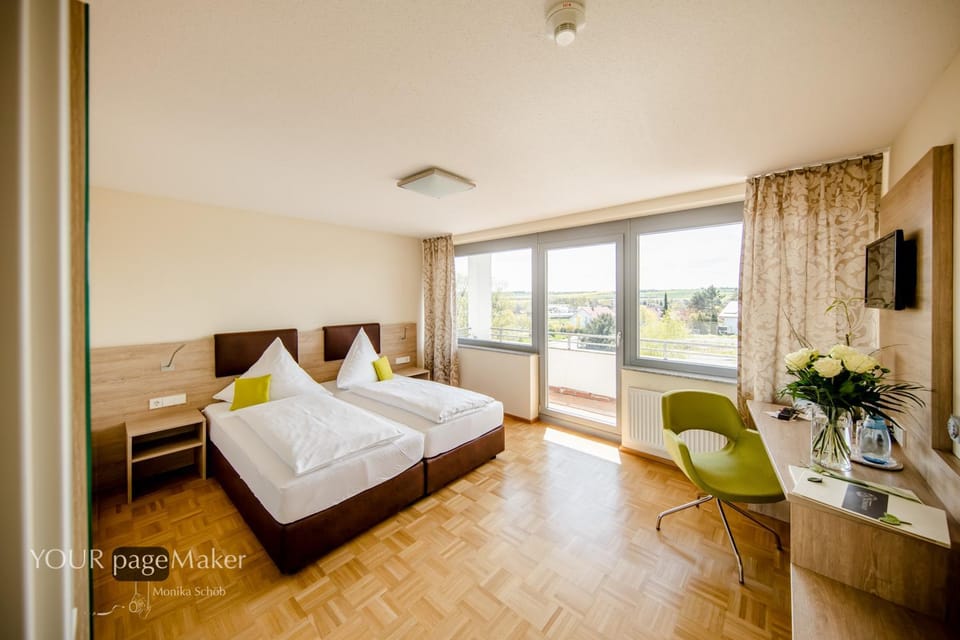 Photo of the whole room, Decorative detail, Bedroom