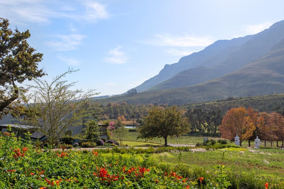 Nearby landmark, Day, Natural landscape, View (from property/room), Balcony/Terrace, Mountain view