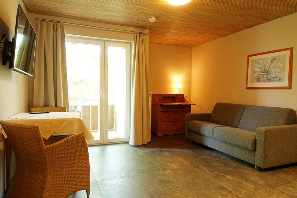 Weinhof Hornstein - Appartements Hotel in Vorarlberg, Austria