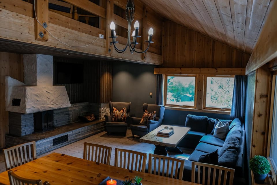 TV and multimedia, Living room, Seating area, Dining area