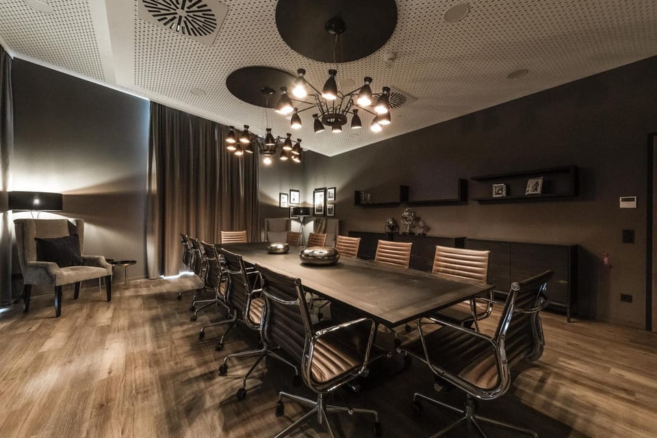 Meeting/conference room