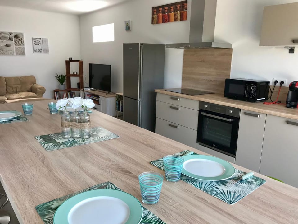 Appartement 80m2 dans Villa Apartment in Propriano
