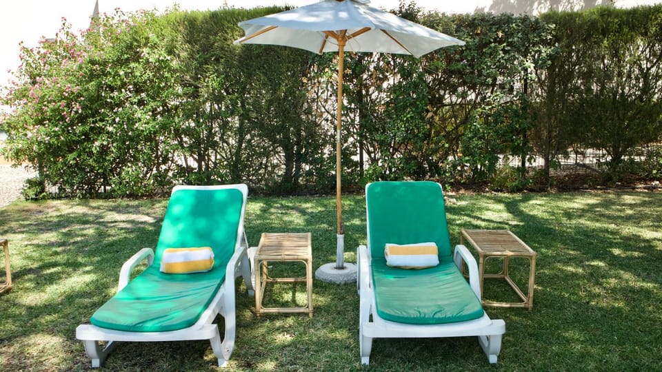 Garden, Garden view, Swimming pool, sunbed