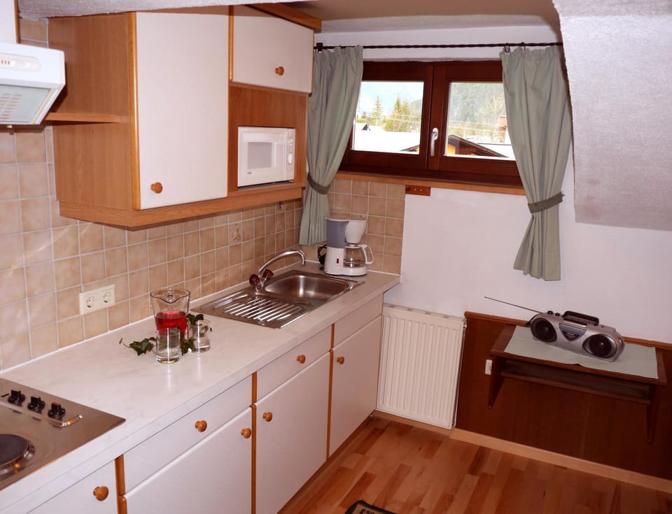 Kitchen or kitchenette, Photo of the whole room