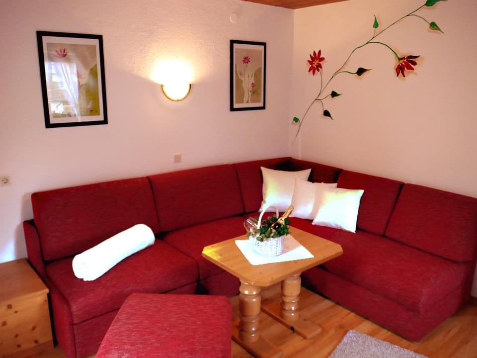 Living room, Photo of the whole room