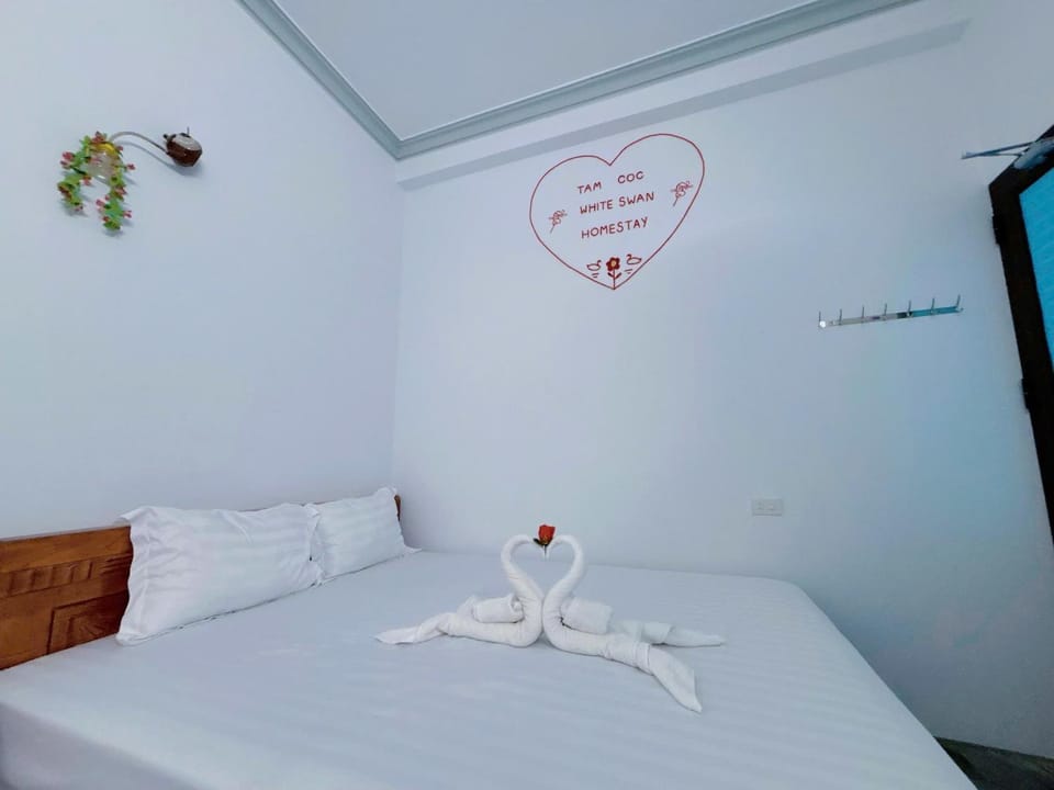 Tam Coc White Swan Homestay Hostel in Laos
