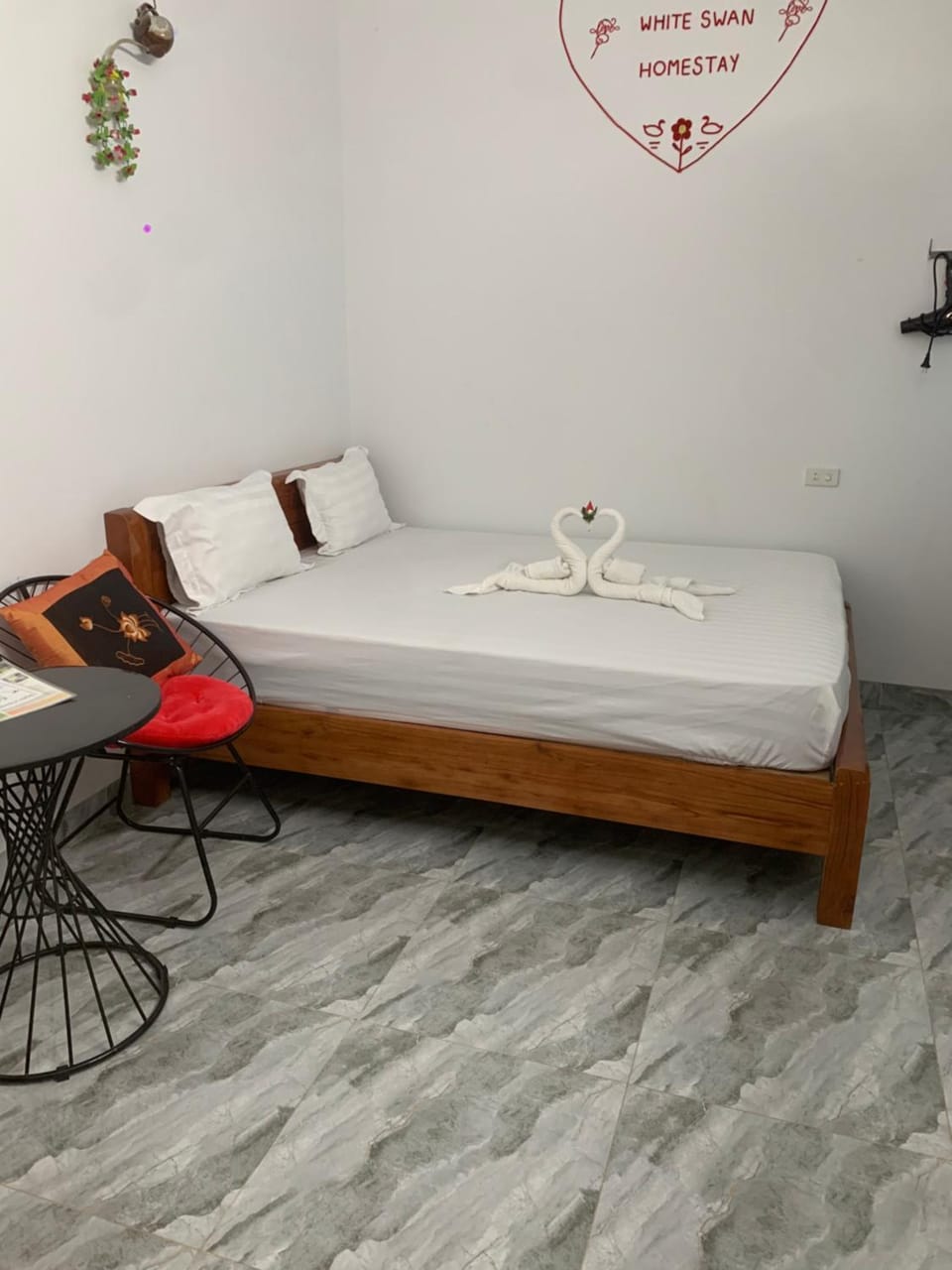 Tam Coc White Swan Homestay Hostel in Laos