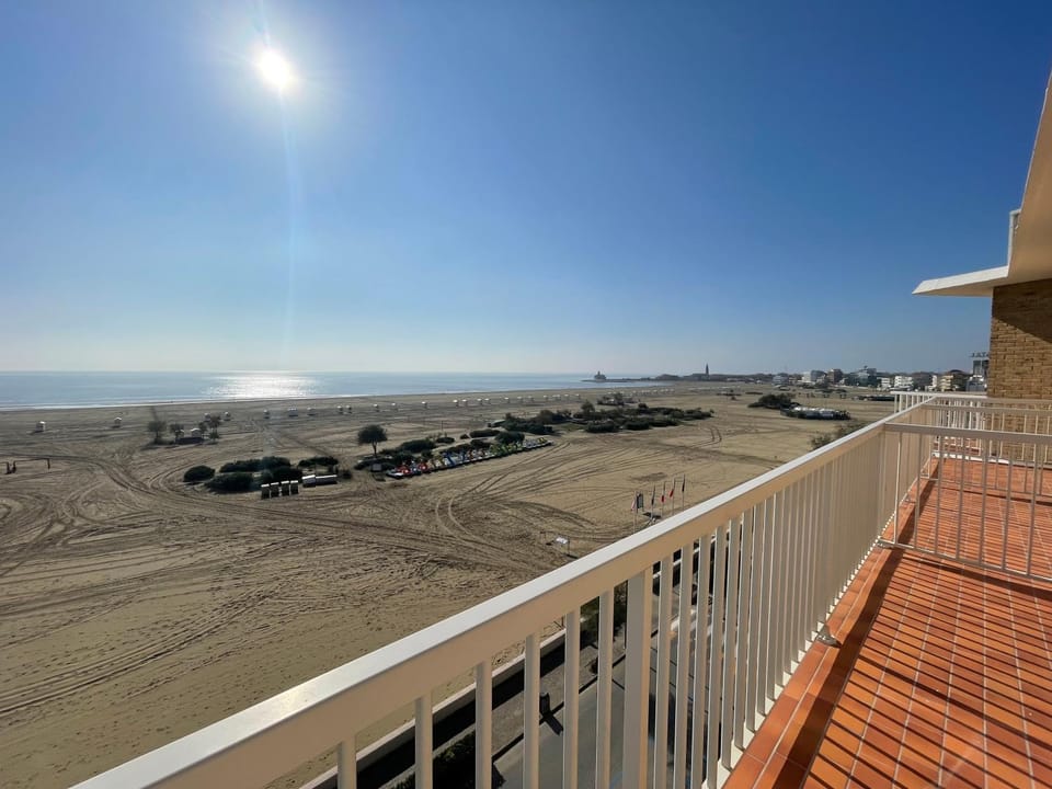 Natural landscape, View (from property/room), Balcony/Terrace, Beach, Sea view