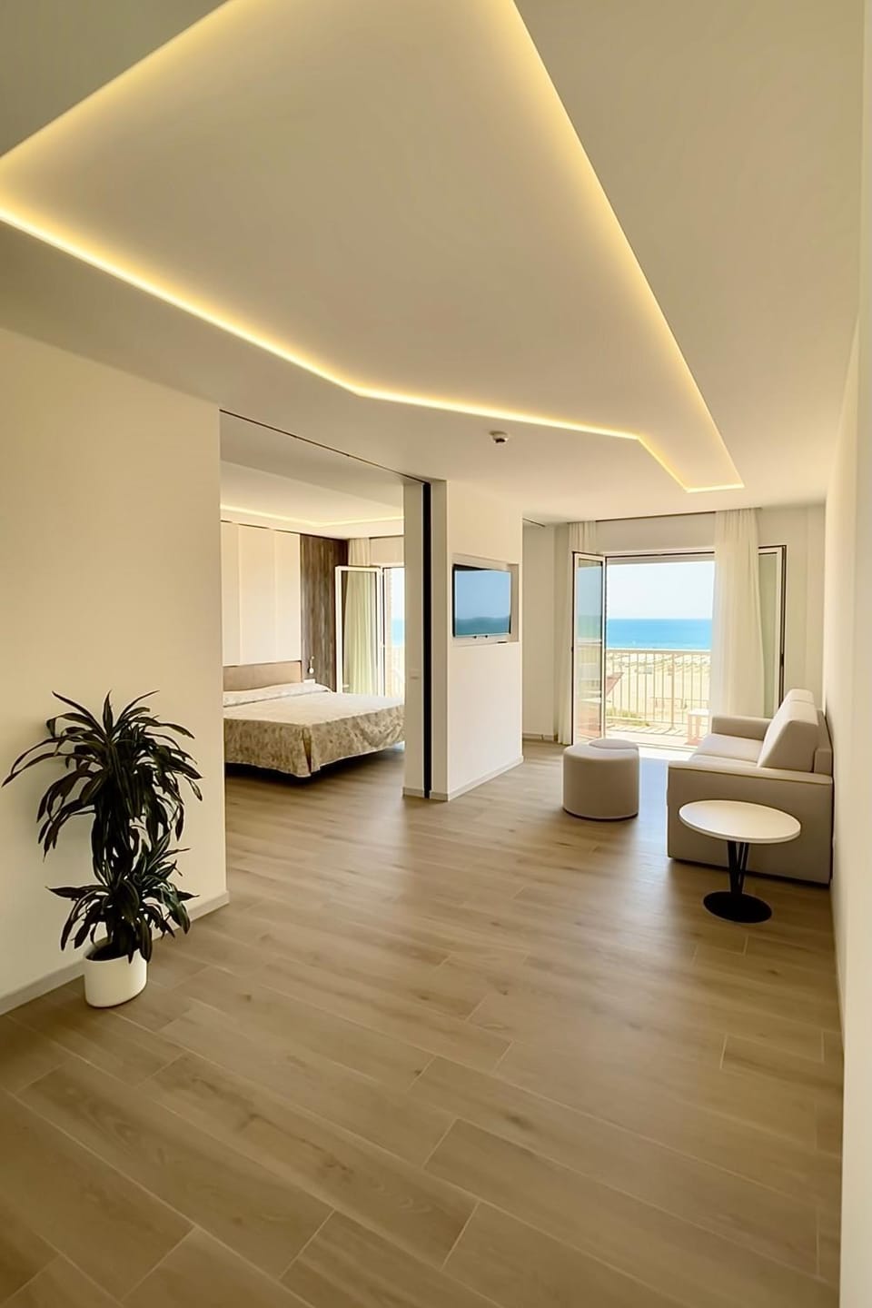 Bed, Living room, Photo of the whole room, Seating area, Bedroom, Sea view