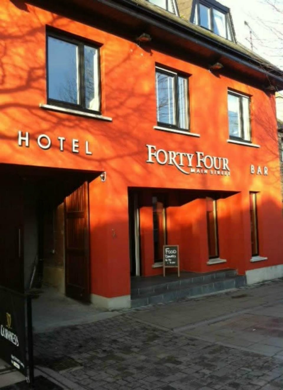 Facade/entrance