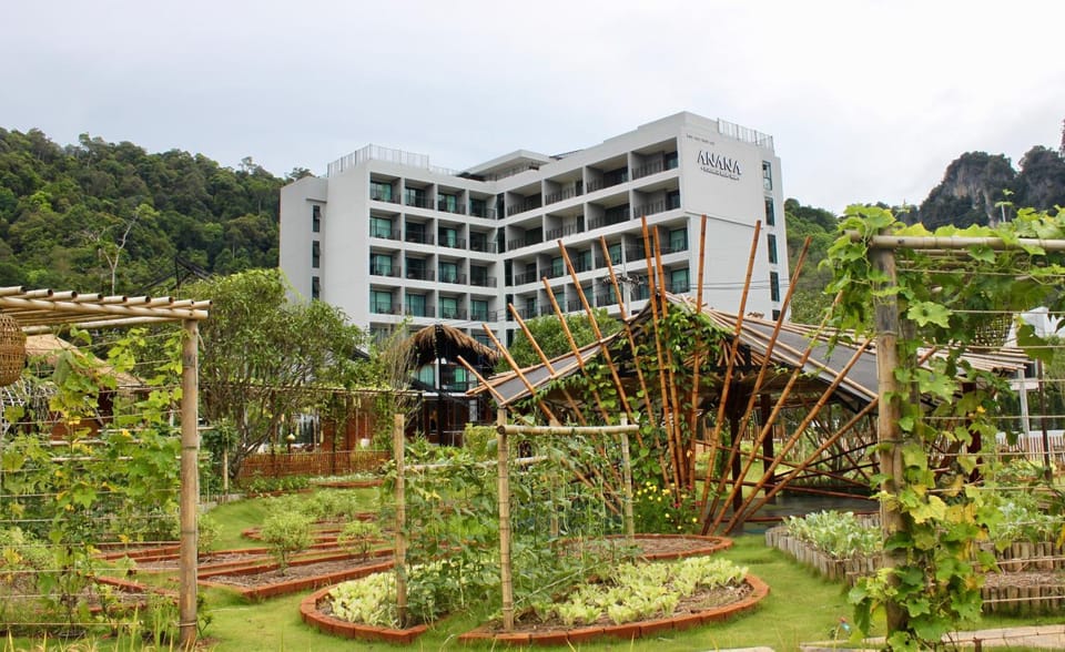 Facade/entrance, Mountain view, Pool view, Sea view