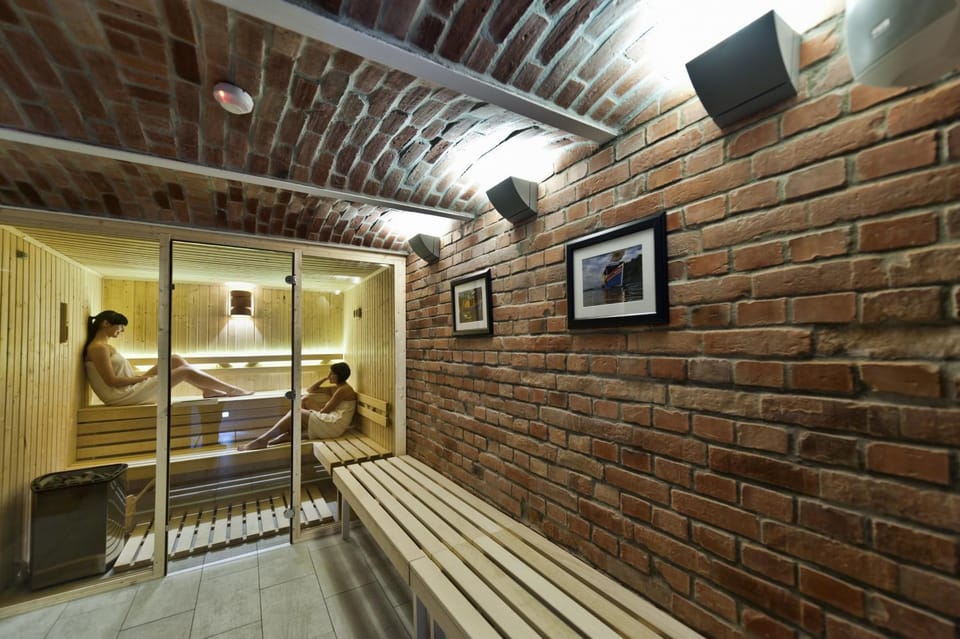 Massage, Sauna, Spa and wellness centre/facilities