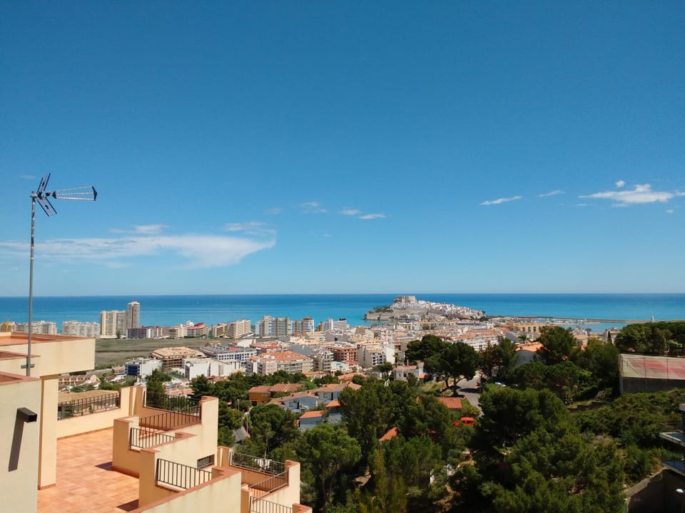 City view, Sea view