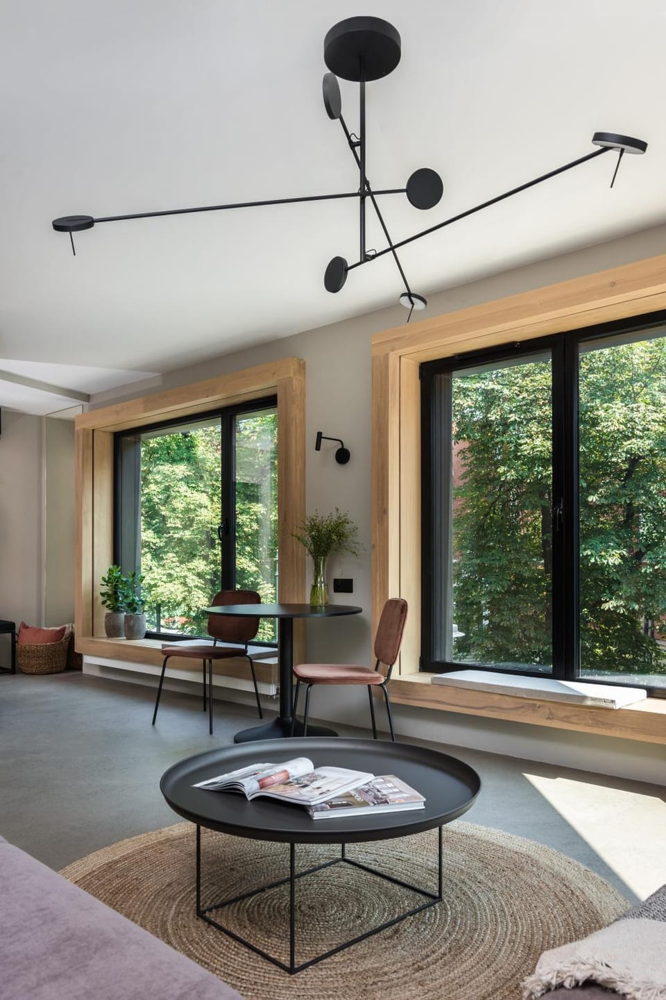 Living room, Photo of the whole room, Decorative detail, Seating area, Dining area, City view, Landmark view, Street view