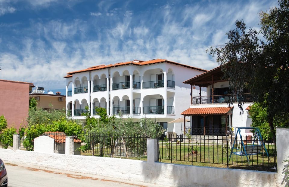 Property building, Quiet street view