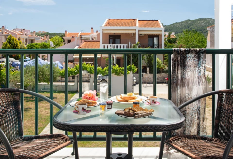 Patio, Balcony/Terrace, Balcony/Terrace, Dining area, Mountain view, Mountain view