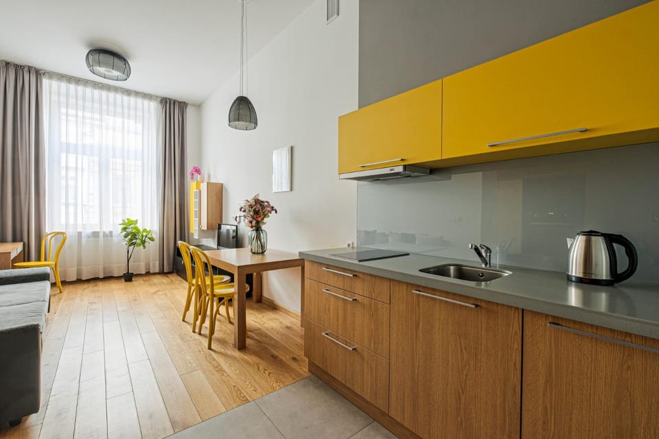 Kitchen or kitchenette, Living room, stove