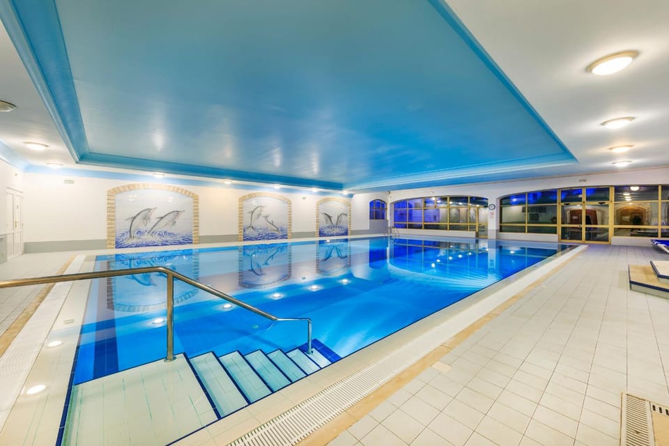 Swimming pool, Swimming pool
