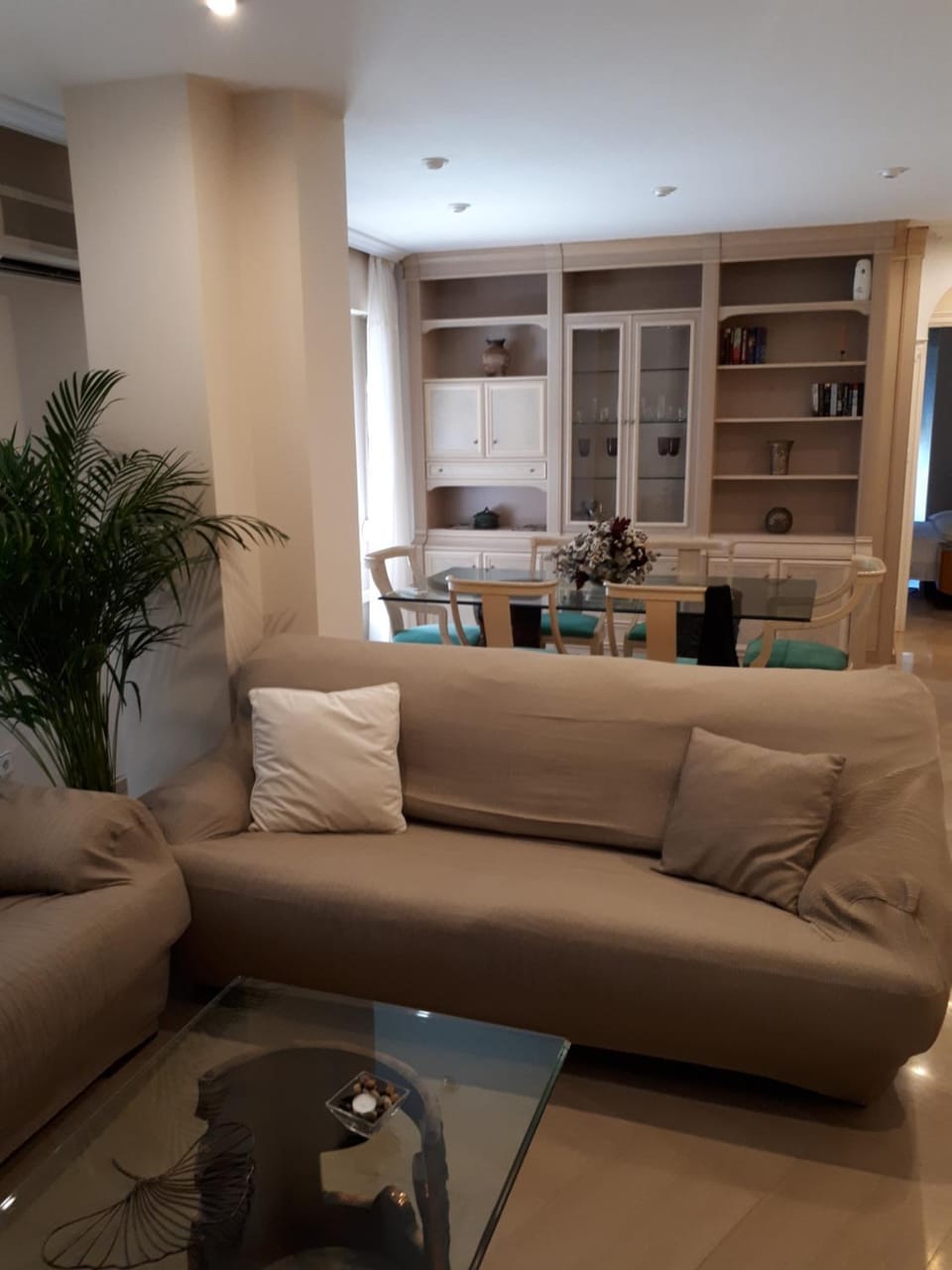 Communal lounge/ TV room