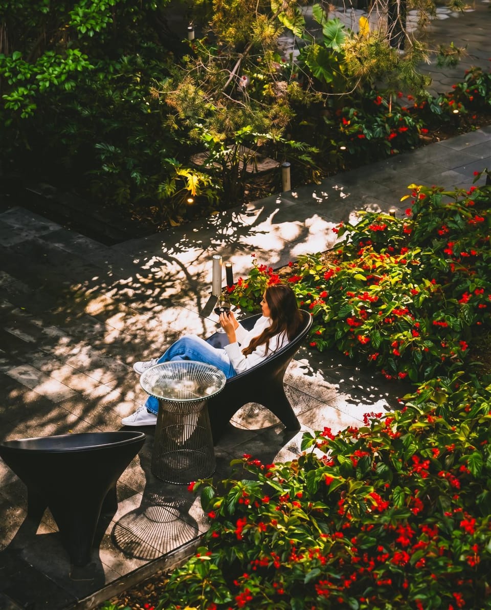 Spring, Day, People, Natural landscape, Garden, Decorative detail, Garden view