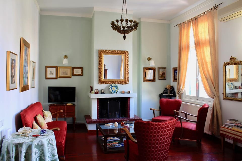 TV and multimedia, Living room, Seating area