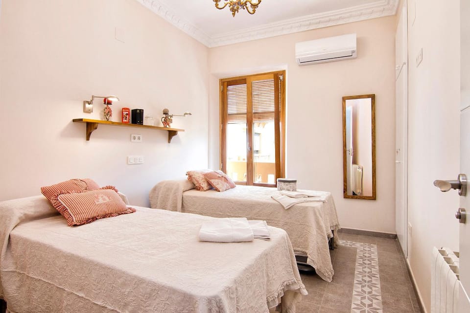 Bright & Elegant City Centre 3 bedroom Apartment Apartment in Granada