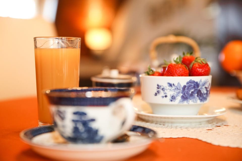 Decorative detail, Food, Drinks