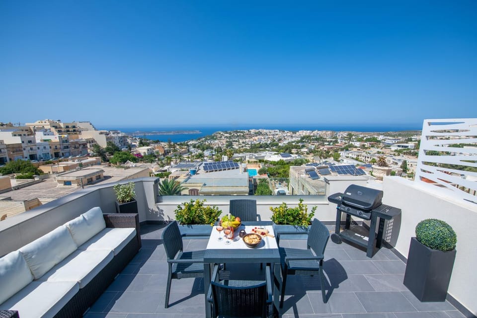 Balcony/Terrace, City view, Sea view