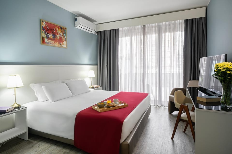 Bed, TV and multimedia, Bedroom, air conditioner