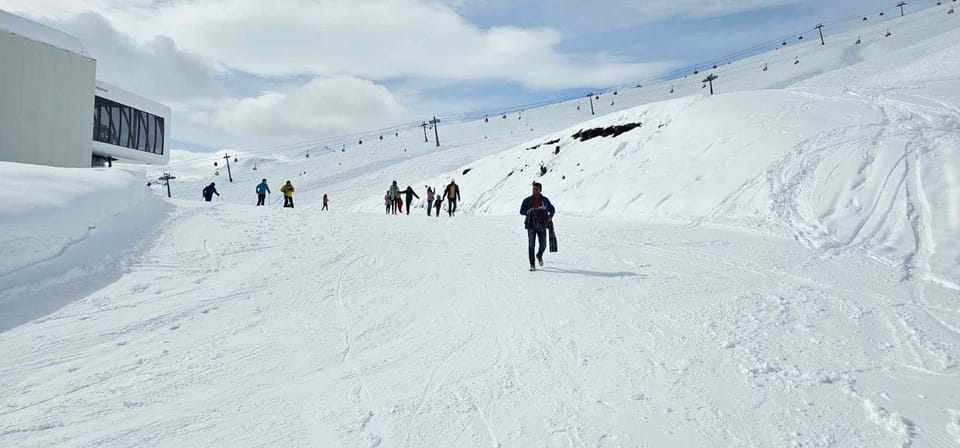 Winter, Skiing, group of guests
