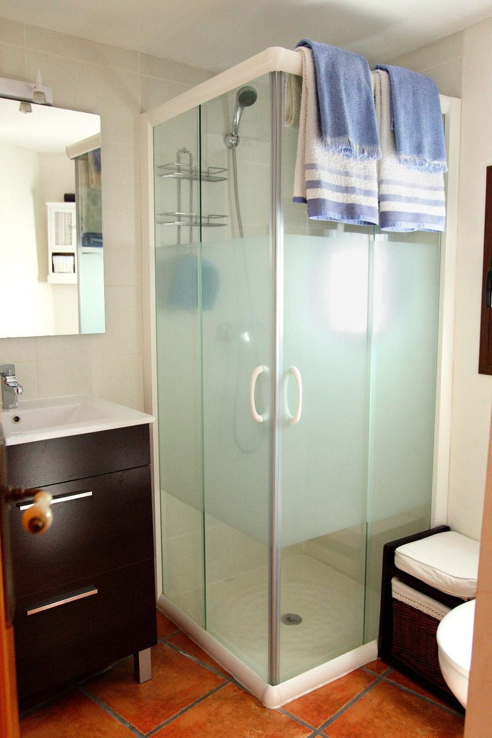 Shower, Bathroom, towels
