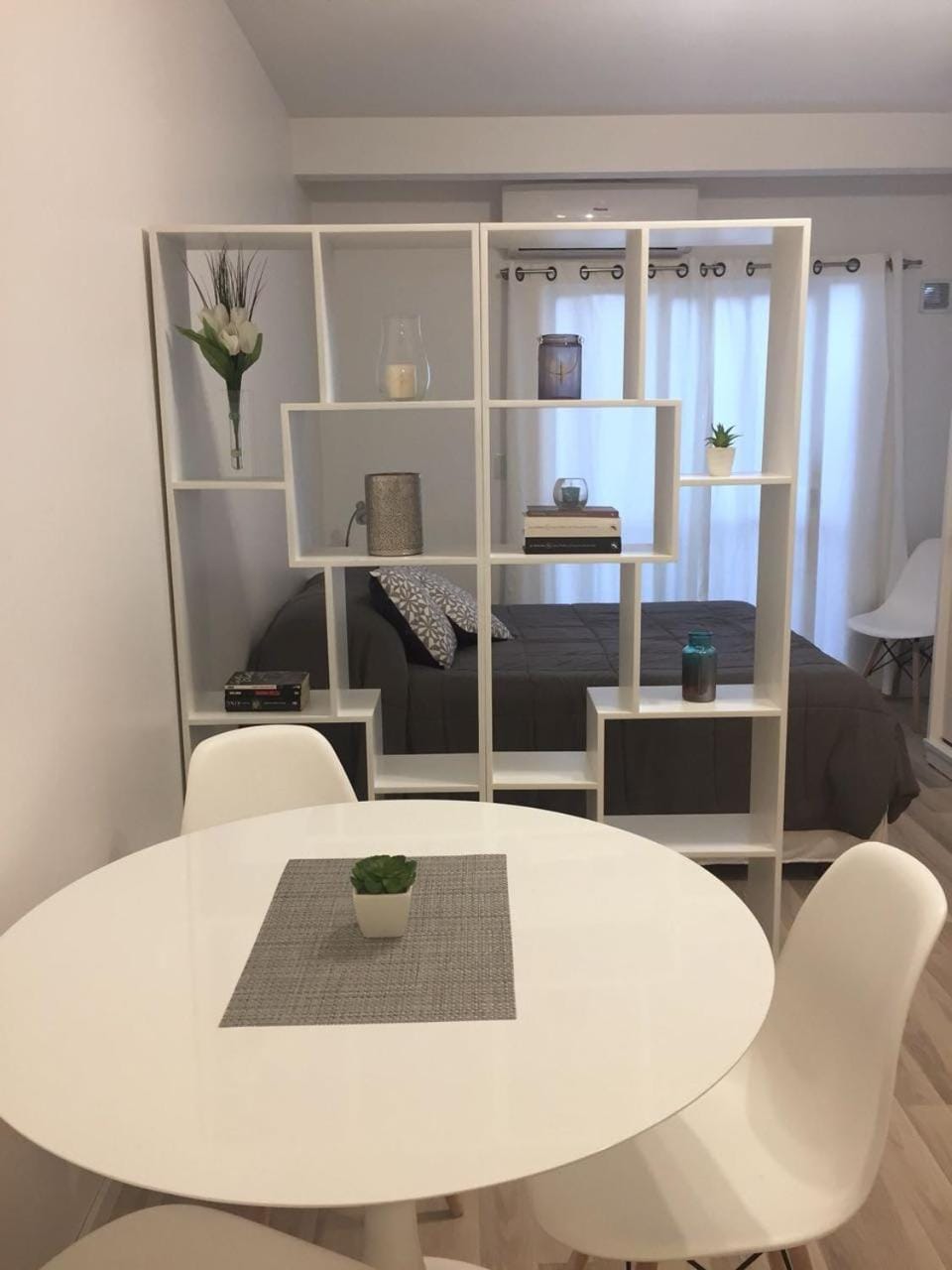 Photo of the whole room, Dining area