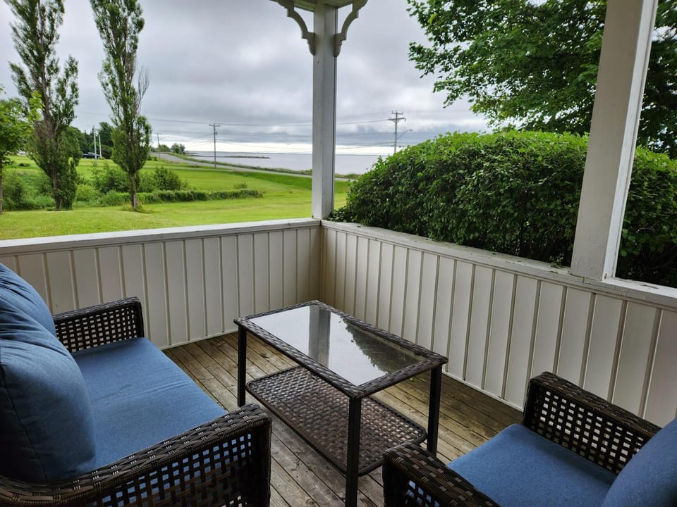 Auberge Vue d'la Dune - Dune View Inn Inn in New Brunswick