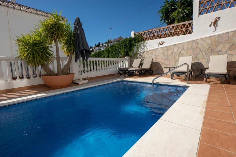 Swimming pool, Swimming pool